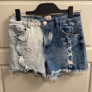 Gianni Bini Duotone Denim Shorts - Size 11